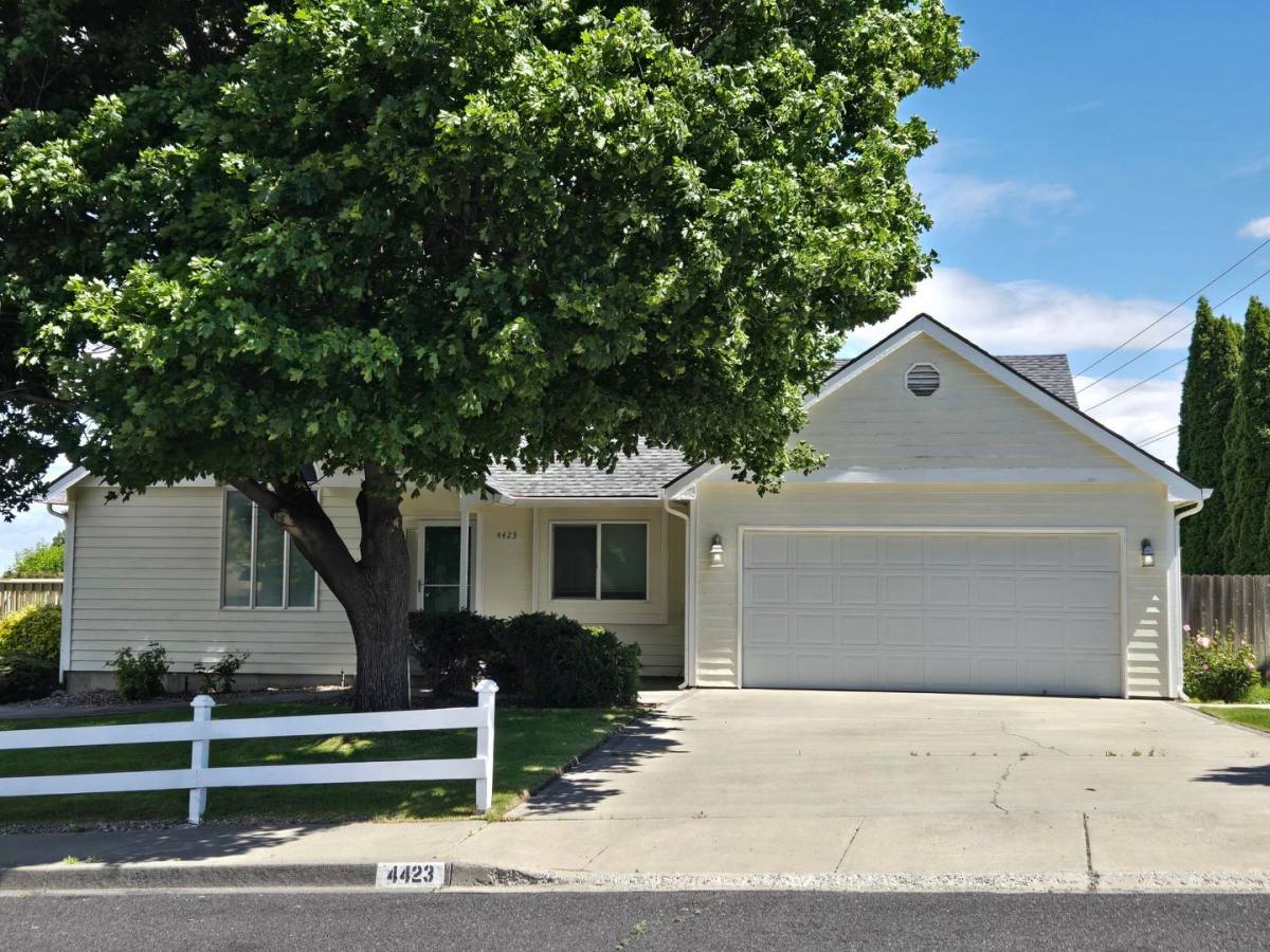House for rent at 4423 S Sharron Court, Kennewick, WA 99337