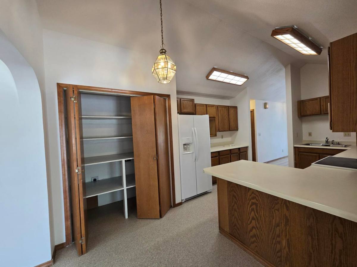 House for rent at 4423 S Sharron Court, Kennewick, WA 99337