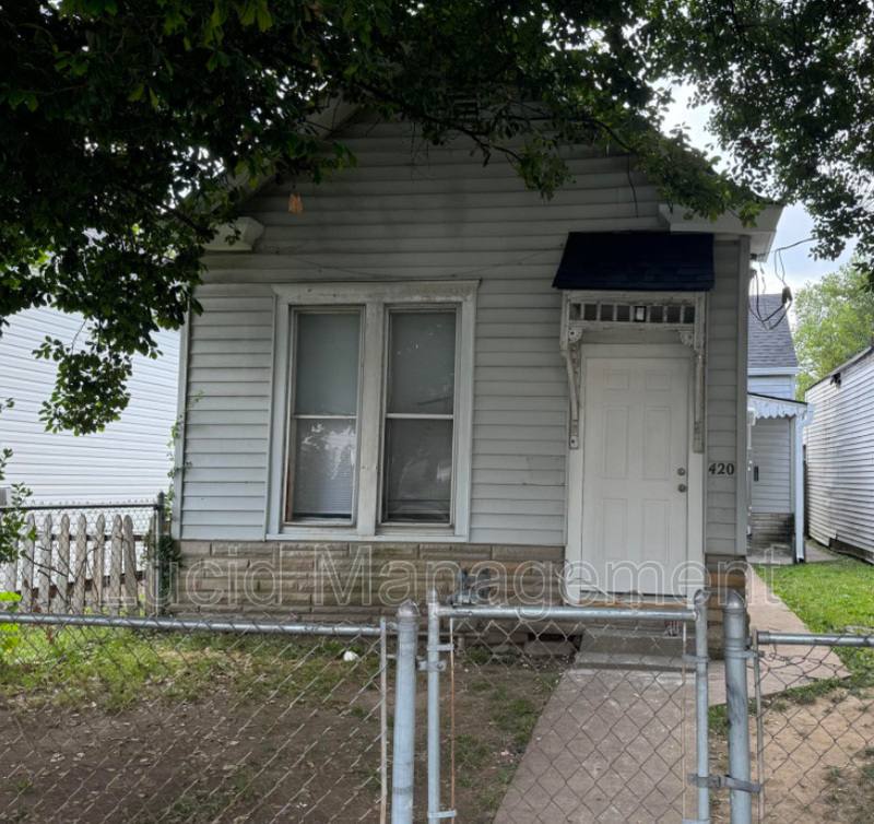 House for rent at 420 Montana Ave, Louisville, KY 40208