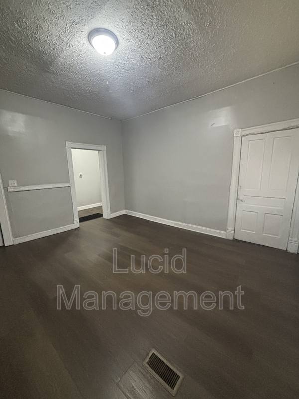 House for rent at 420 Montana Ave, Louisville, KY 40208