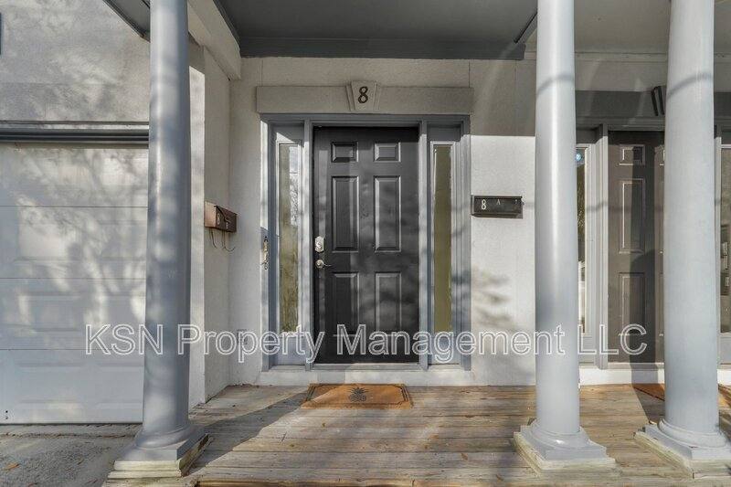 Apartment for rent at 8 E 33rd St #B, Savannah, GA 31401