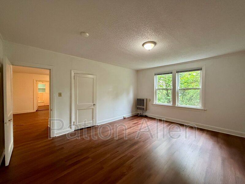 Apartment for rent at 37 Skyview Place #10, Asheville, NC 28804