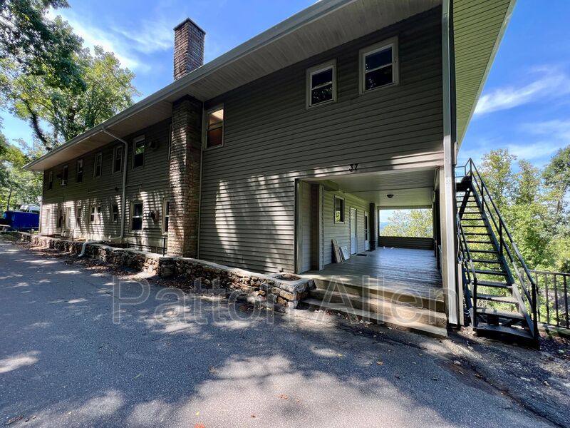 Apartment for rent at 37 Skyview Place #10, Asheville, NC 28804