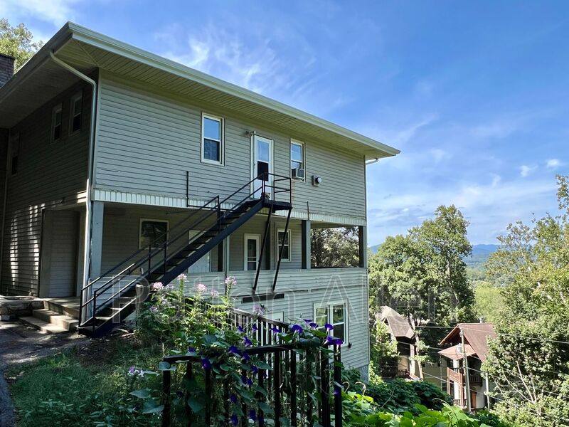 Apartment for rent at 37 Skyview Place #10, Asheville, NC 28804