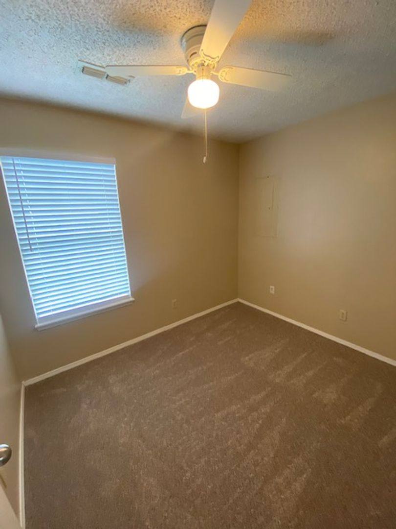 House for rent at 320 E Evergreen Lane, Fayetteville, AR 72703