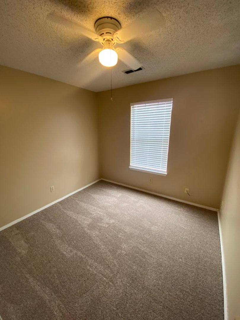 House for rent at 320 E Evergreen Lane, Fayetteville, AR 72703