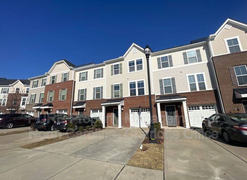Townhouse for rent at 522 Pemberwich Place, Cary, NC 27519