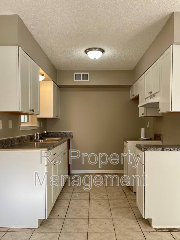 House for rent at 4211 Lansdowne Dr, Memphis, TN 38128