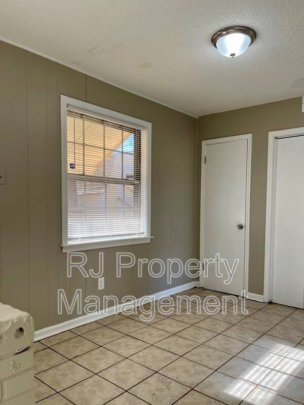 House for rent at 4211 Lansdowne Dr, Memphis, TN 38128