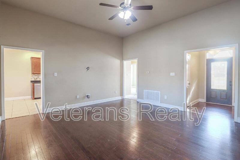 House for rent at 954 Old Towne St, Gulfport, MS 39507