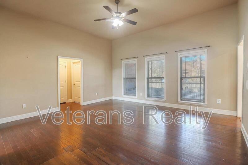 House for rent at 954 Old Towne St, Gulfport, MS 39507