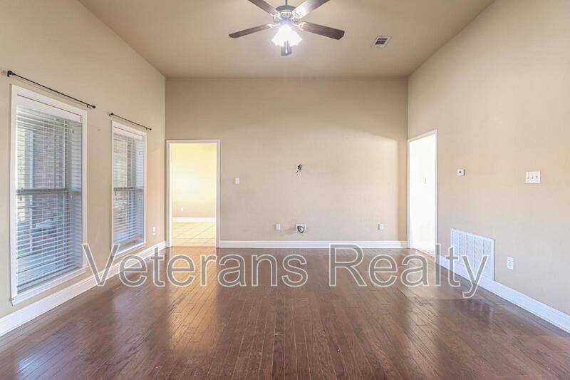 House for rent at 954 Old Towne St, Gulfport, MS 39507