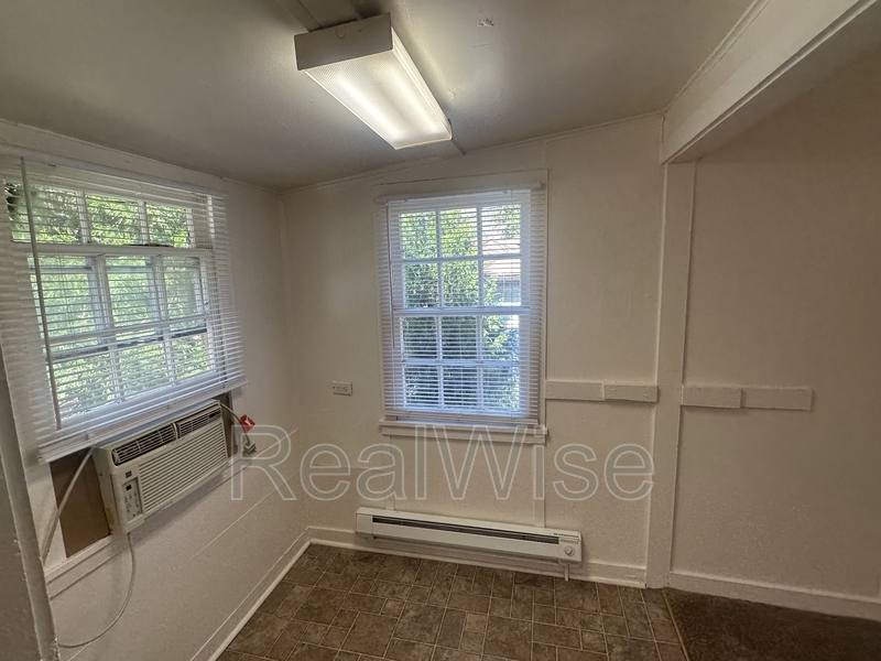 House for rent at 4550 Rogue River Highway 6, Grants Pass, OR 97527