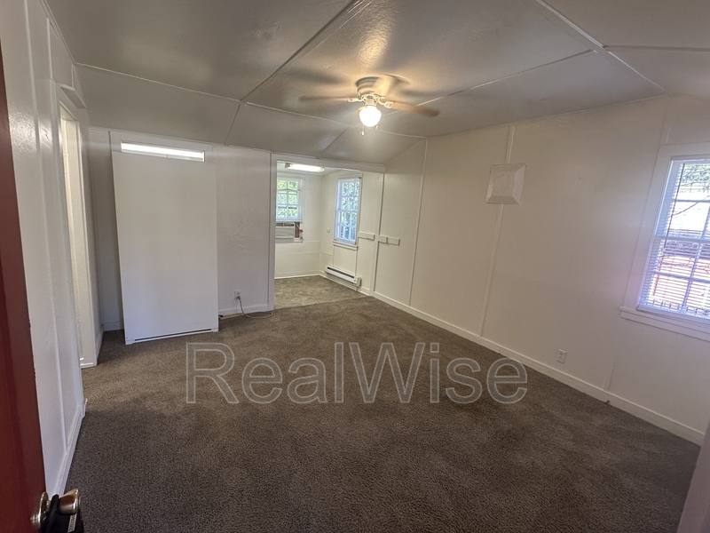 House for rent at 4550 Rogue River Highway 6, Grants Pass, OR 97527