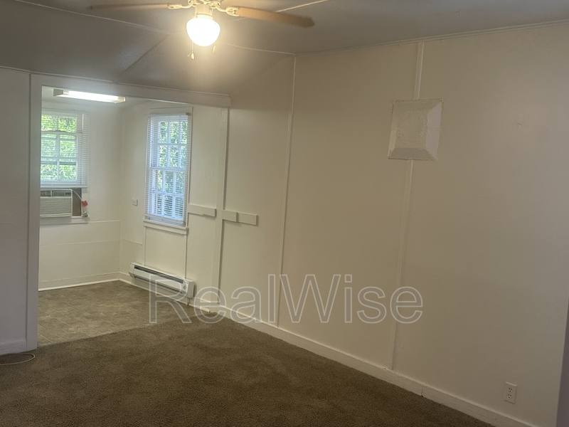 House for rent at 4550 Rogue River Highway 6, Grants Pass, OR 97527