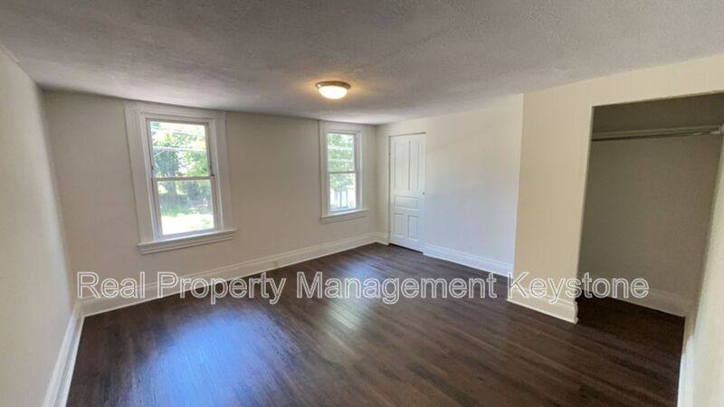 Apartment for rent at 1405-1407 W St, Homestead, PA 15120