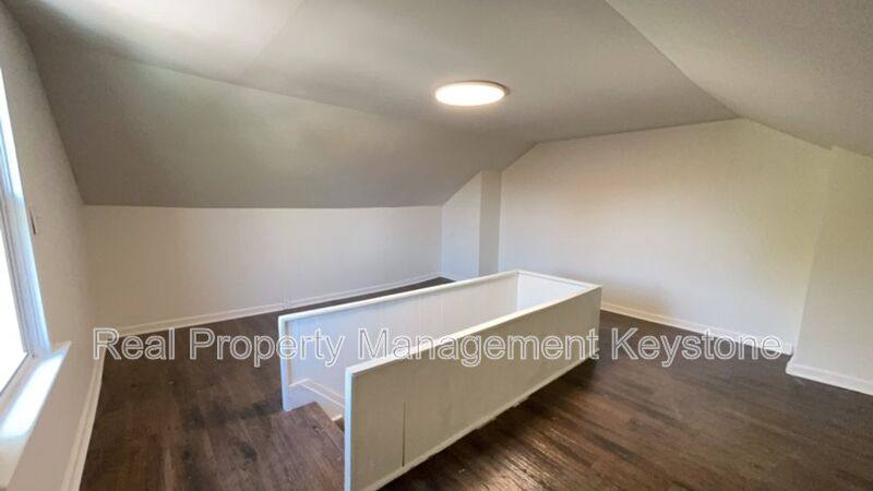 Apartment for rent at 1405-1407 W St, Homestead, PA 15120