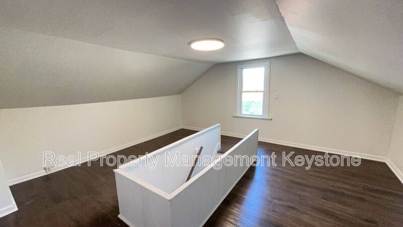 Apartment for rent at 1405-1407 W St, Homestead, PA 15120