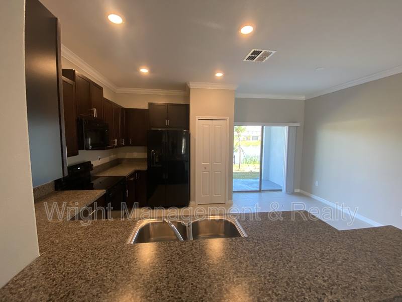 Townhouse for rent at 11736 Dumaine Valley Rd, Riverview, FL 33579