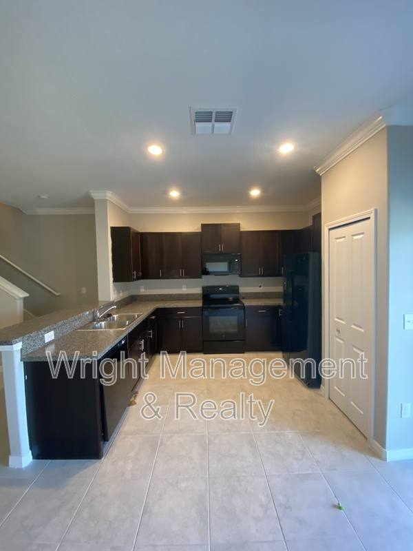 Townhouse for rent at 11736 Dumaine Valley Rd, Riverview, FL 33579