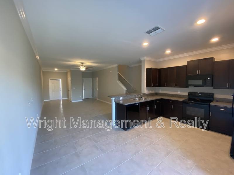 Townhouse for rent at 11736 Dumaine Valley Rd, Riverview, FL 33579