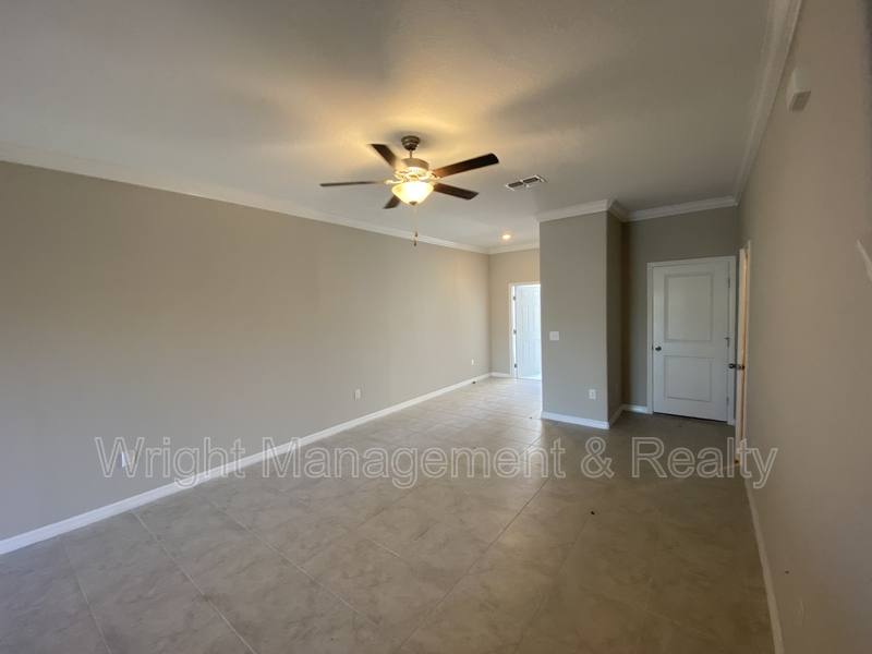 Townhouse for rent at 11736 Dumaine Valley Rd, Riverview, FL 33579