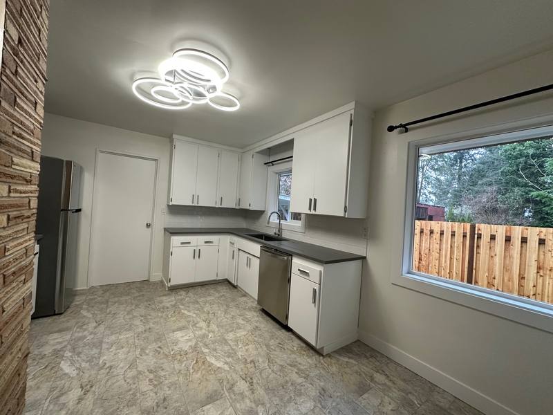 House for rent at 931 Chemawa Rd N, Salem, OR 97303