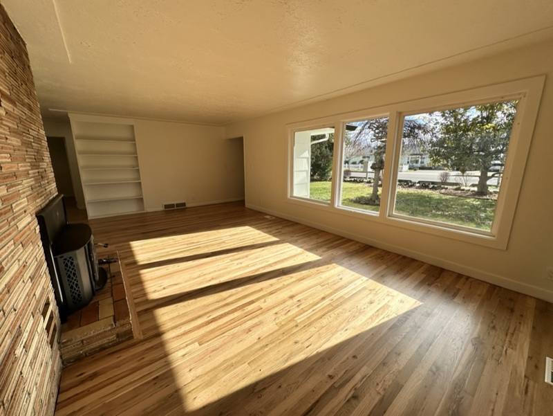 House for rent at 931 Chemawa Rd N, Salem, OR 97303