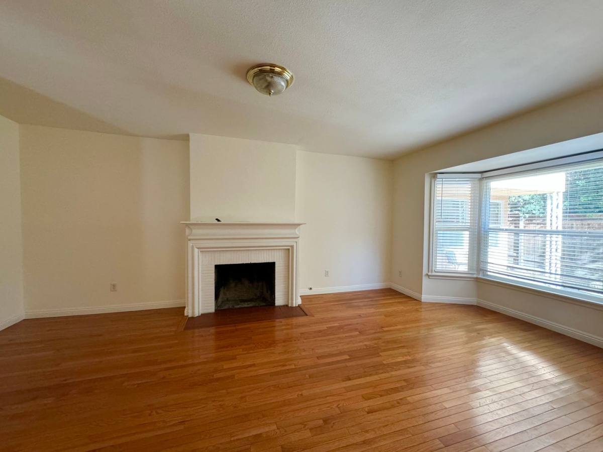 Apartment for rent at 1422-1426 1 2 Midvale Ave, Los Angeles, CA 90024