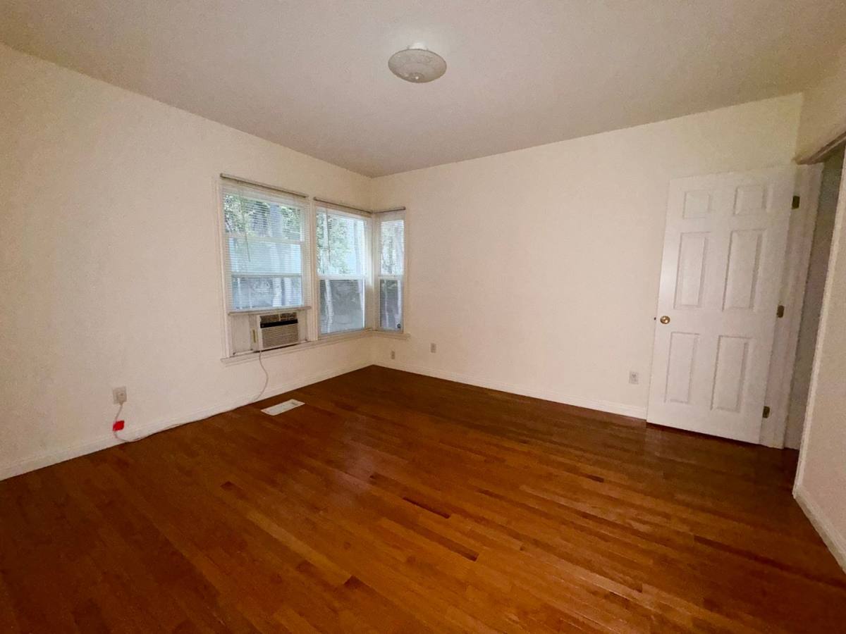 Apartment for rent at 1422-1426 1 2 Midvale Ave, Los Angeles, CA 90024