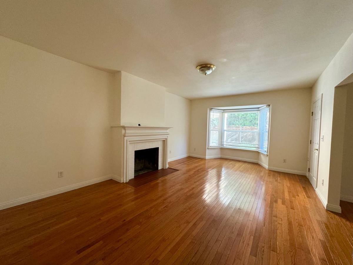 Apartment for rent at 1422-1426 1 2 Midvale Ave, Los Angeles, CA 90024