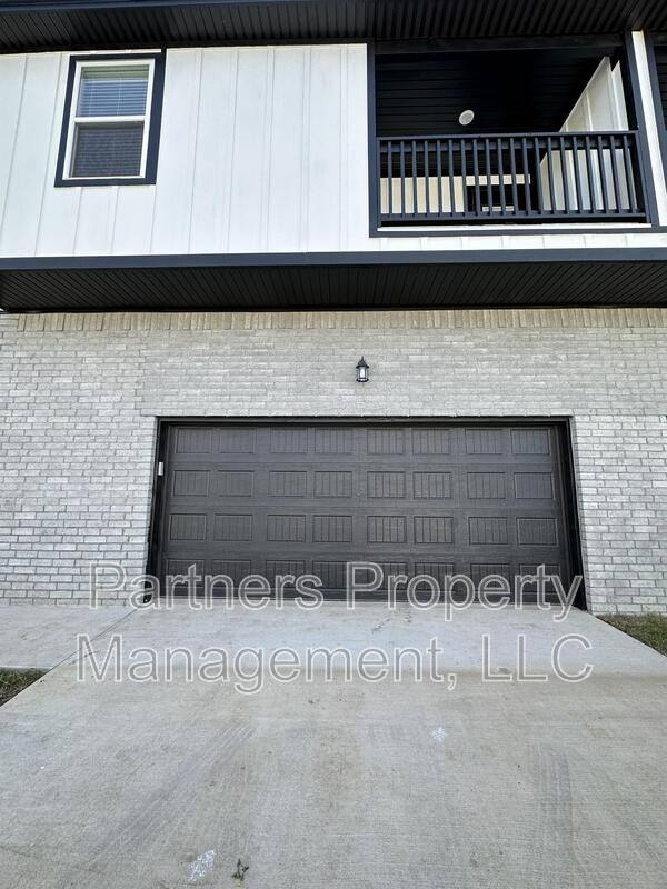 Apartment for rent at 1035 S Benchmark Lane #1, Fayetteville, AR 72704