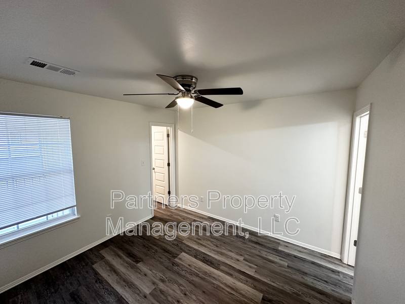 Apartment for rent at 1035 S Benchmark Lane #1, Fayetteville, AR 72704