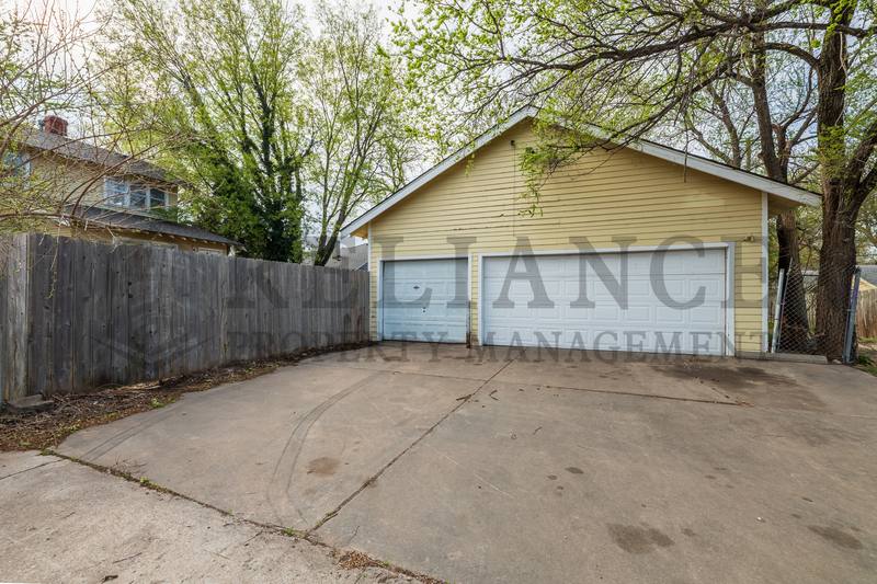 House for rent at 439 N Lorraine Ave, Wichita, KS 67214