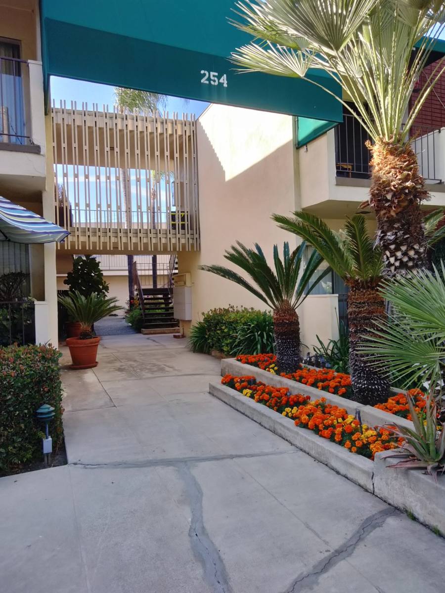 Apartment for rent at 254 Monterey Rd, South Pasadena, CA 91030