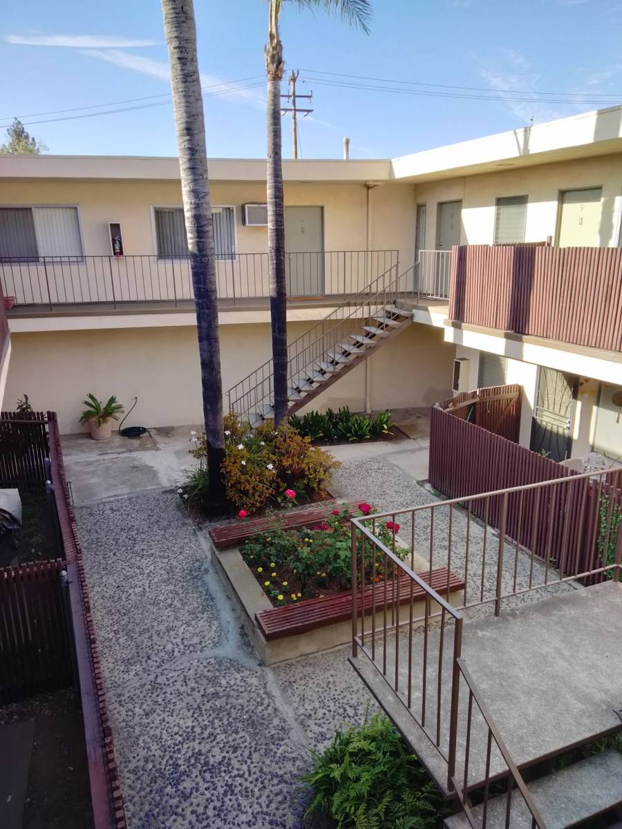 Apartment for rent at 254 Monterey Rd, South Pasadena, CA 91030