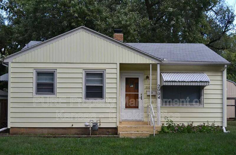 House for rent at 2004 SW Moundview Dr, Topeka, KS 66604
