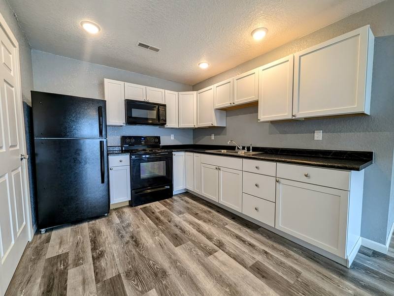 Apartment for rent at 1317 B Ave W #24, Oskaloosa, IA 52577