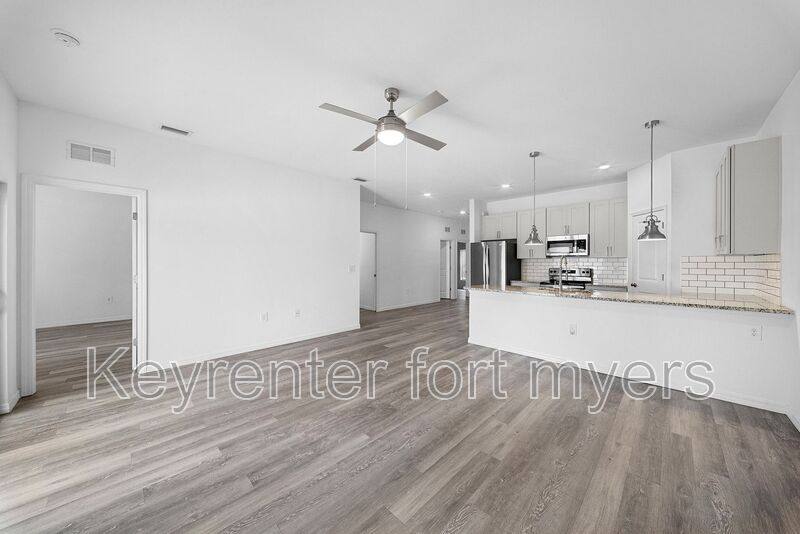 4716 29th St SW, Lehigh Acres, FL 33973 - Apartment for Rent - Image 2