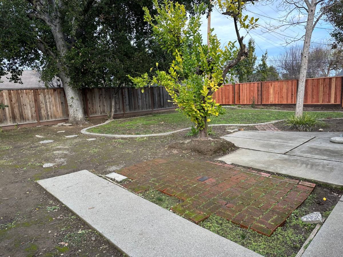 House for rent at 7547 Defoe Dr, Cupertino, CA 95014