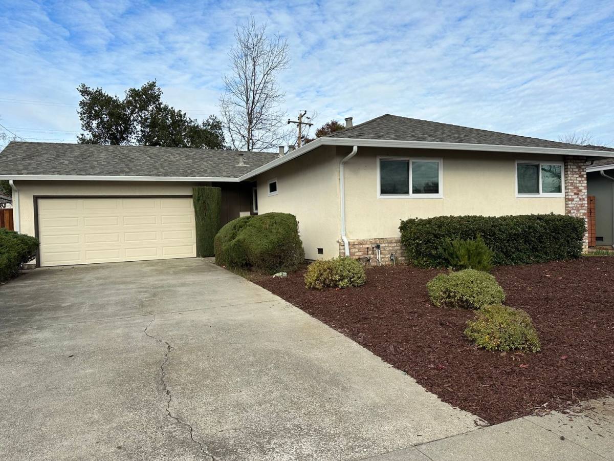House for rent at 7547 Defoe Dr, Cupertino, CA 95014