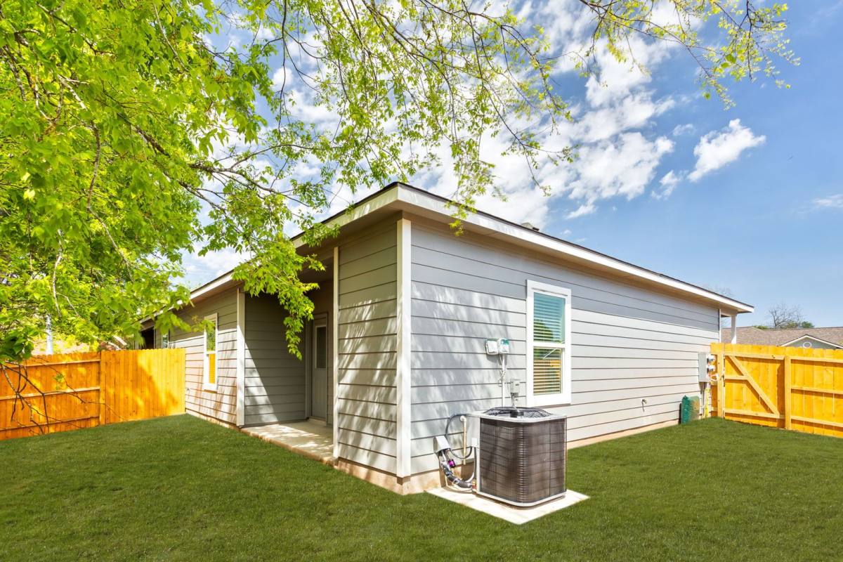 Townhouse for rent at 502 Hudson St, Seguin, TX 78155