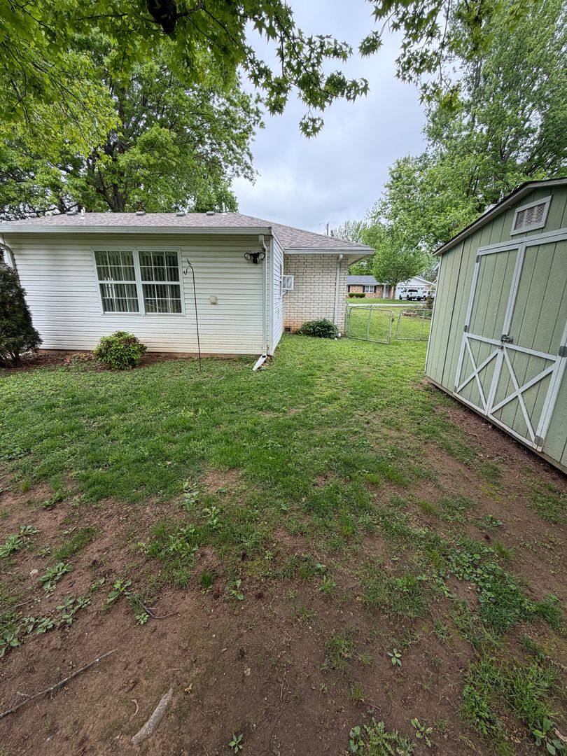 House for rent at 412 S Duke Ave, Springfield, MO 65802