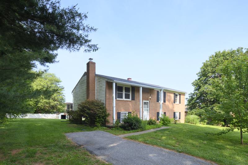 House for rent at 102 Roosevelt Rd, Sykesville, MD 21784