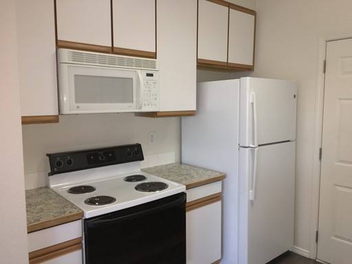 Townhouse for rent at 2002 SW Canyon Dr, Redmond, OR 97756