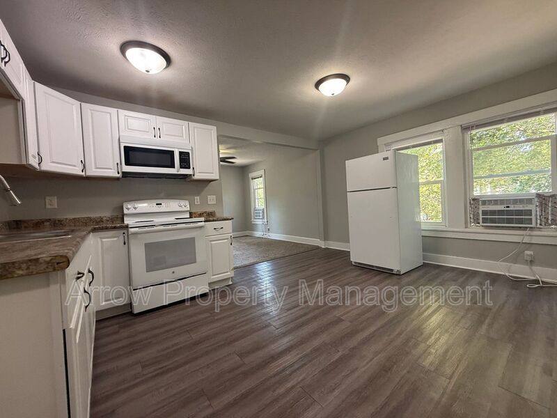 Apartment for rent at 2800 P St #5, Lincoln, NE 68503