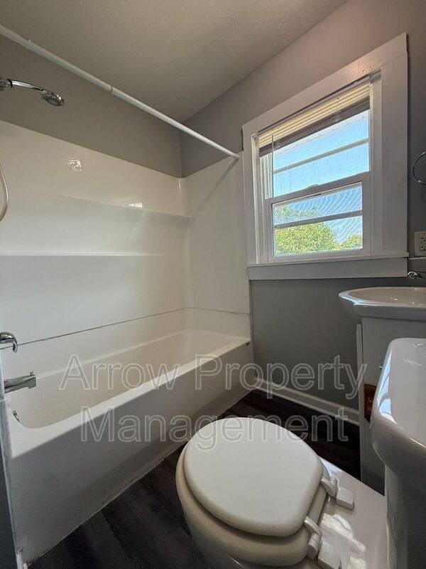 Apartment for rent at 2800 P St #5, Lincoln, NE 68503