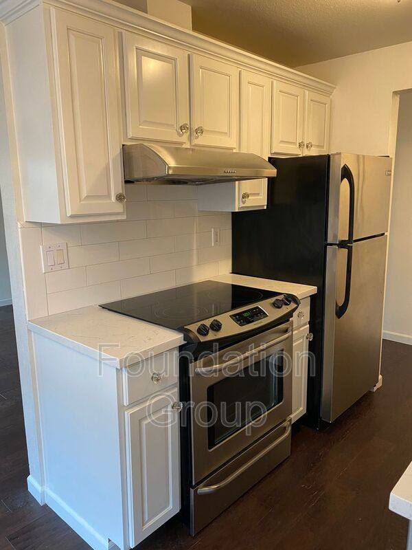 Apartment for rent at 615 NW 85th St #2, Seattle, WA 98117