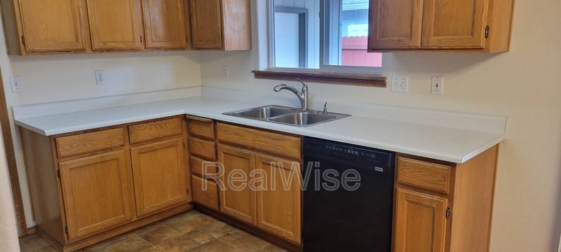House for rent at 2210 SW Bridge St, Grants Pass, OR 97526