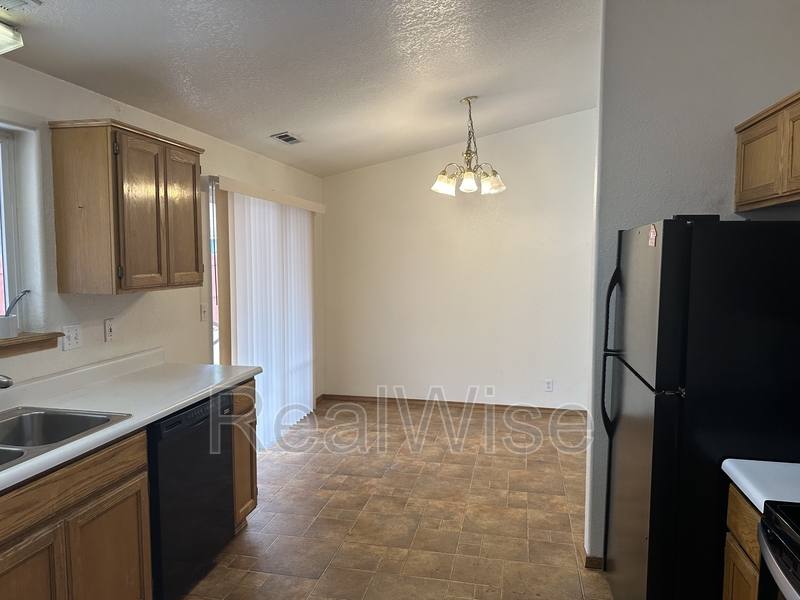 House for rent at 2210 SW Bridge St, Grants Pass, OR 97526